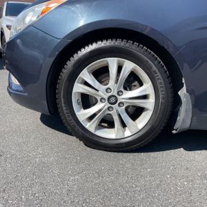 2013 Hyundai SONATA LIMITED 缩略图 17