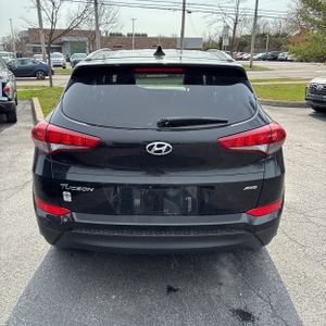 HYUNDAI TUCSON SE PLUS - 7