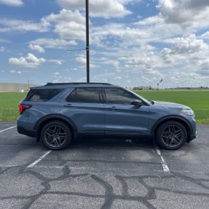 FORD EXPLORER ST - 10