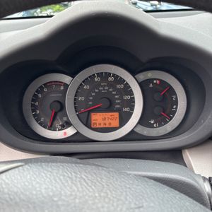 2011 Toyota RAV4 BASE — миниатюра 36