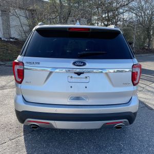 FORD EXPLORER XLT - 7