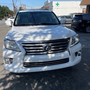 2015 Lexus LX 570 BASE — фото 14