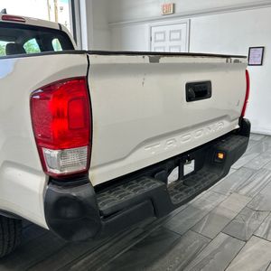 صورة 48 لـ 2017 Toyota TACOMA SR