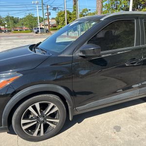 NISSAN KICKS SV - 2