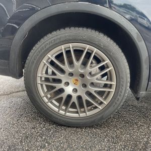 2016 Porsche CAYENNE BASE thumbnail 19