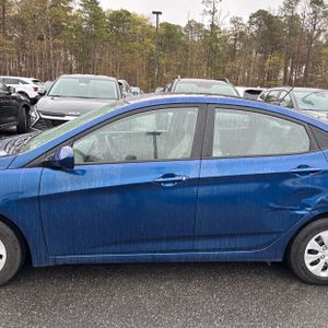 HYUNDAI ACCENT SE - 4