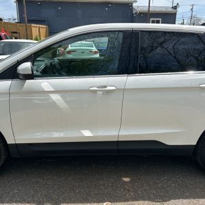 FORD EDGE SEL - 4