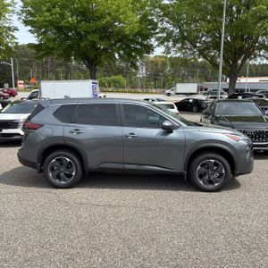 NISSAN ROGUE SV - 10
