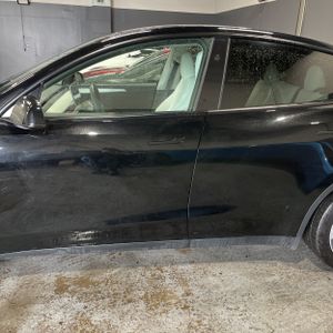 TESLA MODEL Y LONG RANGE - 4