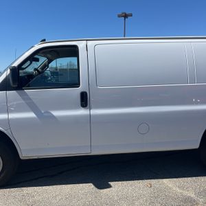 CHEVROLET EXPRESS 2500 - 4