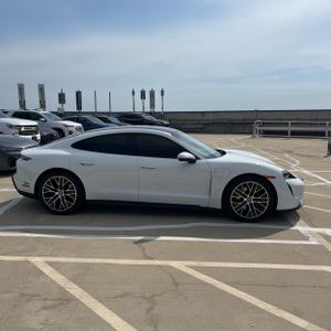 Porsche Taycan Base - 10