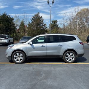 CHEVROLET TRAVERSE LT - 3
