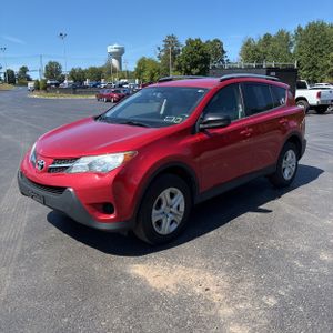 2015 Toyota RAV4 LE — фото 1