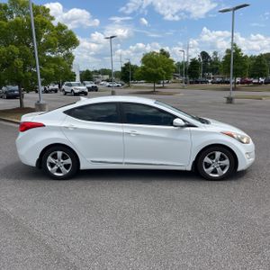 HYUNDAI ELANTRA GLS - 10