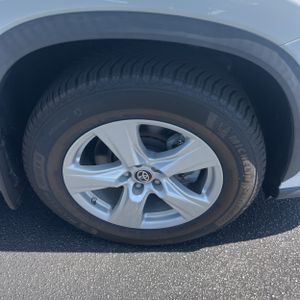 2023 Toyota HIGHLANDER LE 缩略图 20