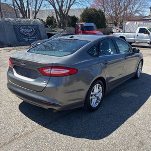 FORD FUSION SE - 8