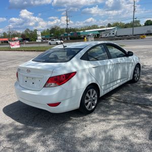 HYUNDAI ACCENT GLS - 7