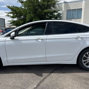 FORD FUSION SE - 4