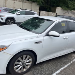 صورة 2 لـ 2017 KIA OPTIMA LX