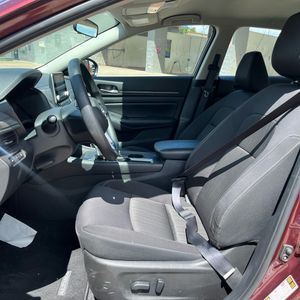 صورة 32 لـ 2025 Nissan ALTIMA SV