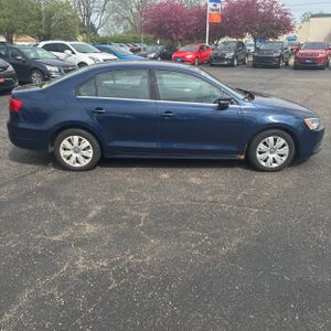 VOLKSWAGEN JETTA SE - 10