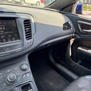2015 Chrysler 200 S — миниатюра 53