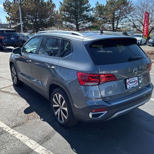 VOLKSWAGEN TAOS SE 4MOTION - 5