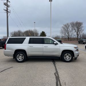 CHEVROLET SUBURBAN LT - 10