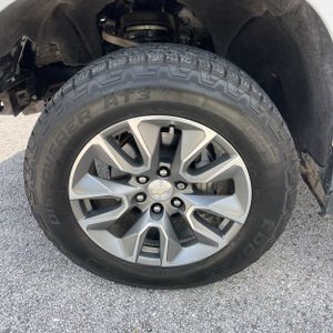 2019 Chevrolet SILVERADO 1500 LT — миниатюра 17
