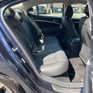 صورة 34 لـ 2026 Genesis G70 2.5T STANDARD