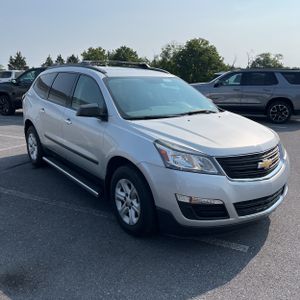 2017 Chevrolet TRAVERSE LS — миниатюра 12