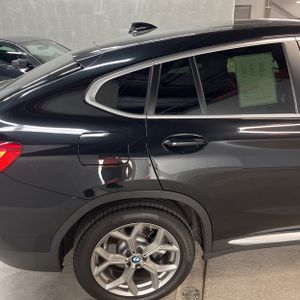 صورة 9 لـ 2023 BMW X4 XDRIVE30I