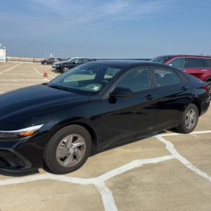 2025 Hyundai ELANTRA SE 照片 2