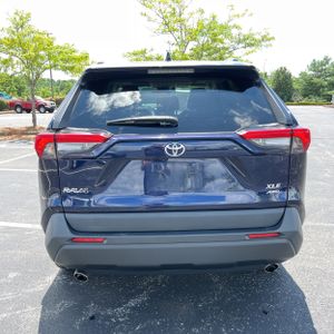 2021 Toyota RAV4 XLE PREMIUM photo 7
