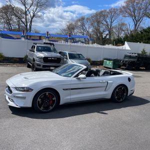 FORD MUSTANG GT PREMIUM - 3