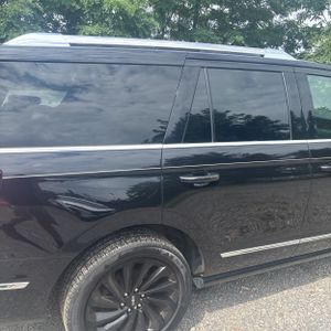 صورة 9 لـ 2021 Lincoln NAVIGATOR RESERVE