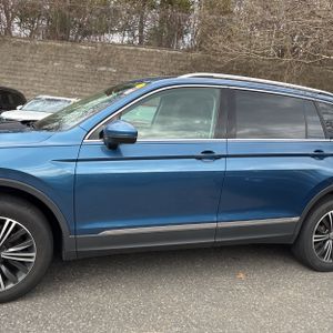 VOLKSWAGEN TIGUAN 2.0T SEL - 4