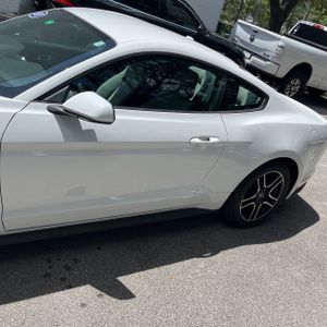 FORD MUSTANG ECOBOOST - 4