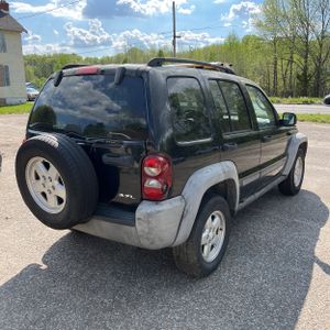 JEEP LIBERTY SPORT - 8