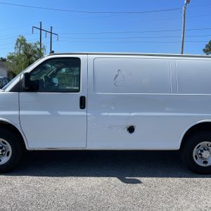 CHEVROLET EXPRESS 2500 - 4