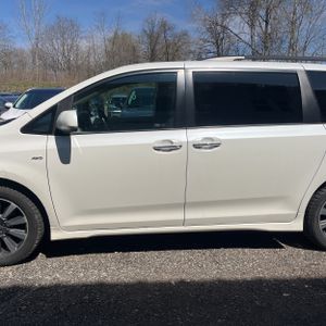 TOYOTA SIENNA - 4