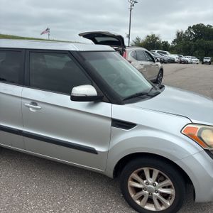2012 KIA SOUL + thumbnail 13
