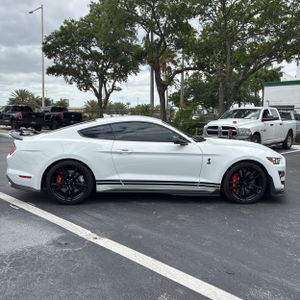 FORD MUSTANG SHELBY GT500 - 10