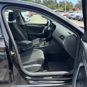 صورة مصغرة 30 لـ 2023 Volkswagen JETTA S