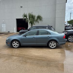 FORD FUSION SE - 3