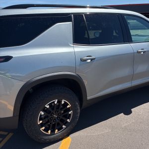 2025 Chevrolet TRAVERSE Z71 照片 9