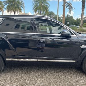 صورة 11 لـ 2019 Bentley BENTAYGA V8