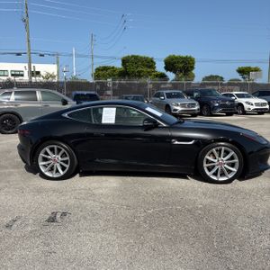 صورة 10 لـ 2020 Jaguar F-TYPE P300