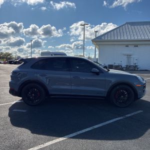 PORSCHE CAYENNE GTS - 10