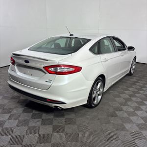 FORD FUSION SE - 7